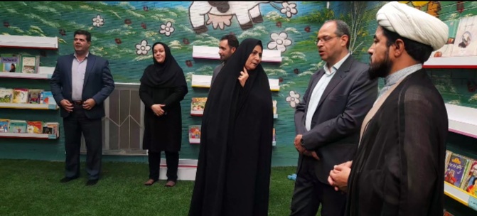بازدید معاون آموزش های عمومی واحد یزد از اولین کتابخانه تخصصی کودک و نوجوان سما