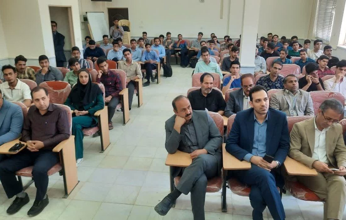 برگزیدگان چهارمین المپیاد تخصصی برق دانشگاه آزاد اسلامی واحد اشکذر معرفی و تجلیل شدند