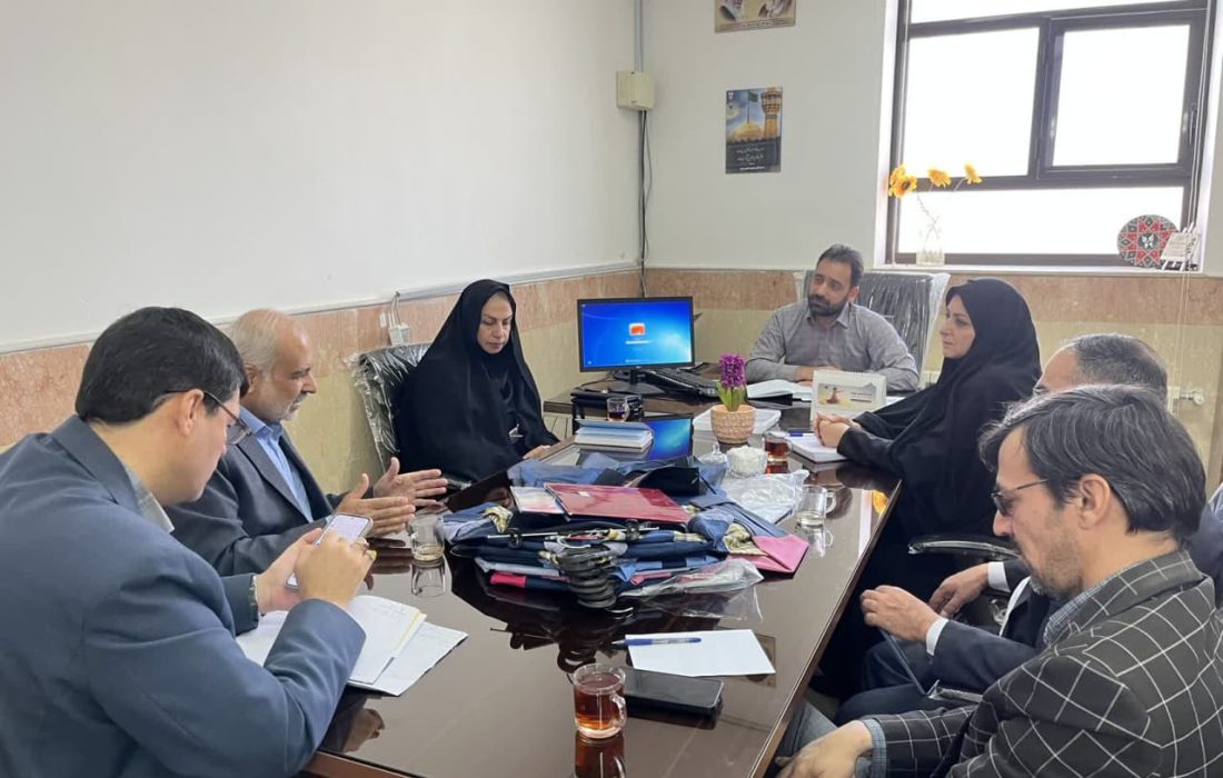 برگزاری نشست شورای مدیران دبیرستان‌های سما یزد با محوریت ارتقاء تعاملات آموزشی و برنامه‌ریزی رویدادهای فرهنگی