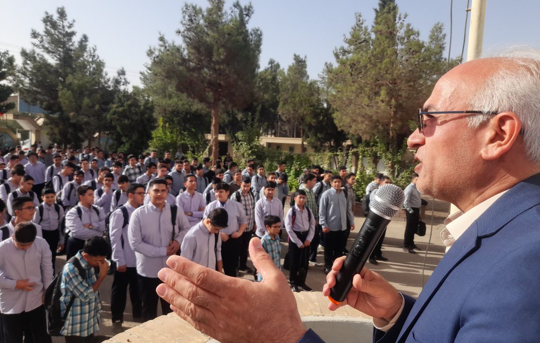زنگ مهر امام رضایی در مجتمع آموزشی فرهنگی سما یزد نواخته شد